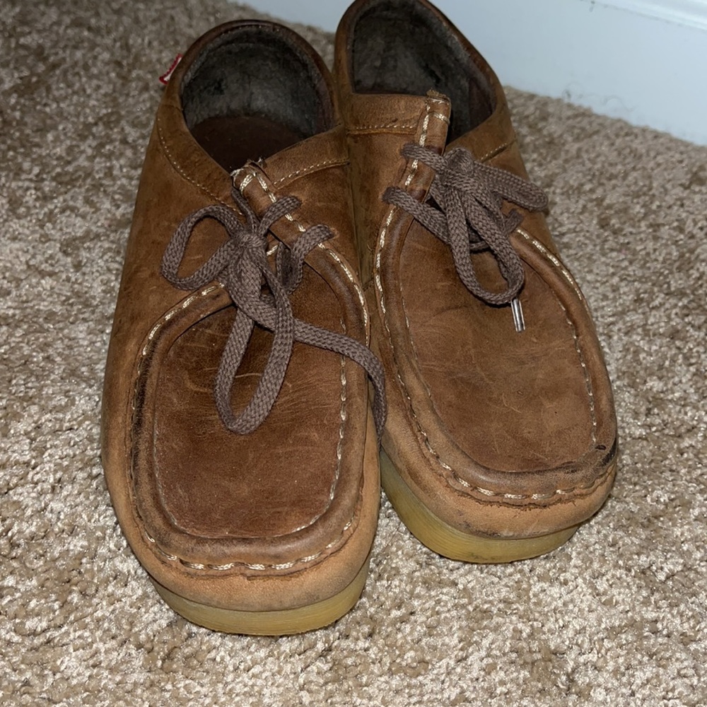 Clarks - Picture 3 of 5